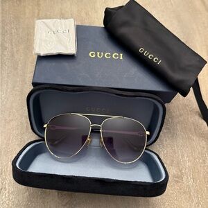 Gold Frame sunglasses